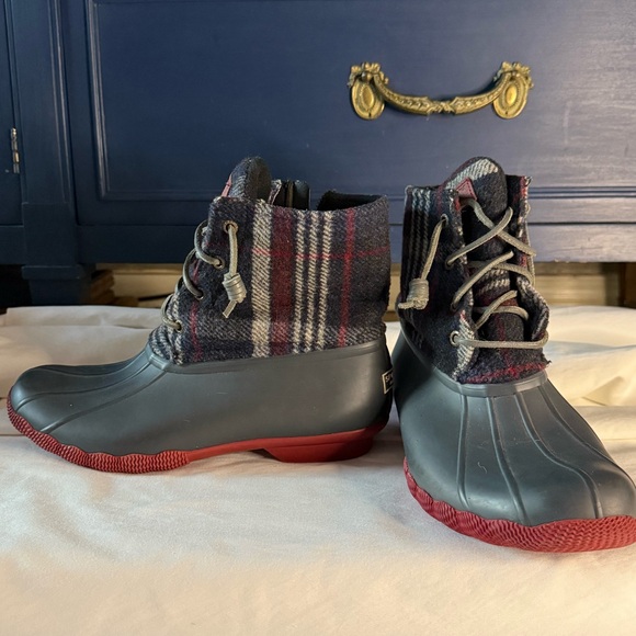 Sperry Plaid Winter Boots - Gray and Red - Picture 1 of 5